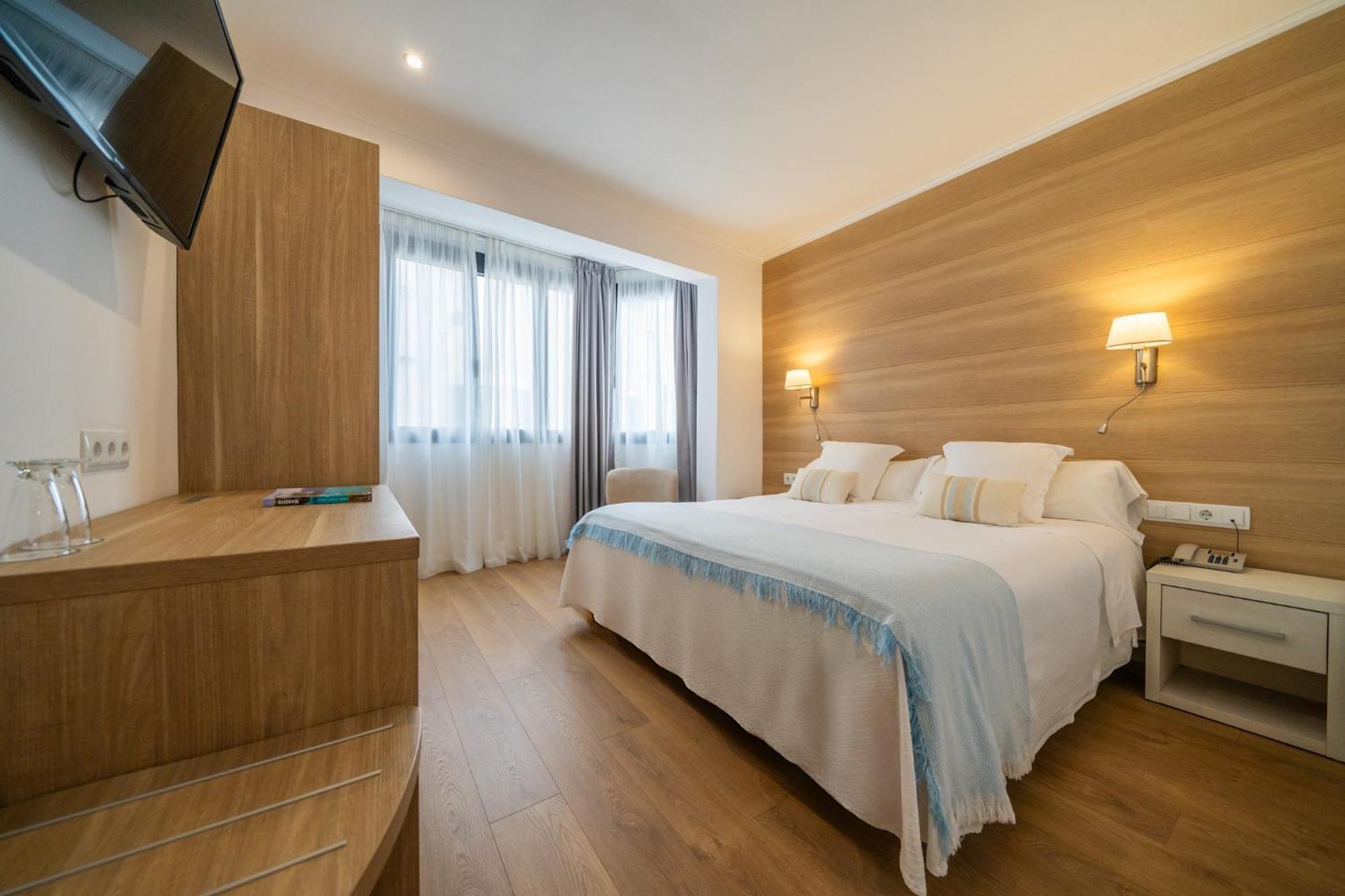 Hostal Menurka Ciutadella  Luaran gambar