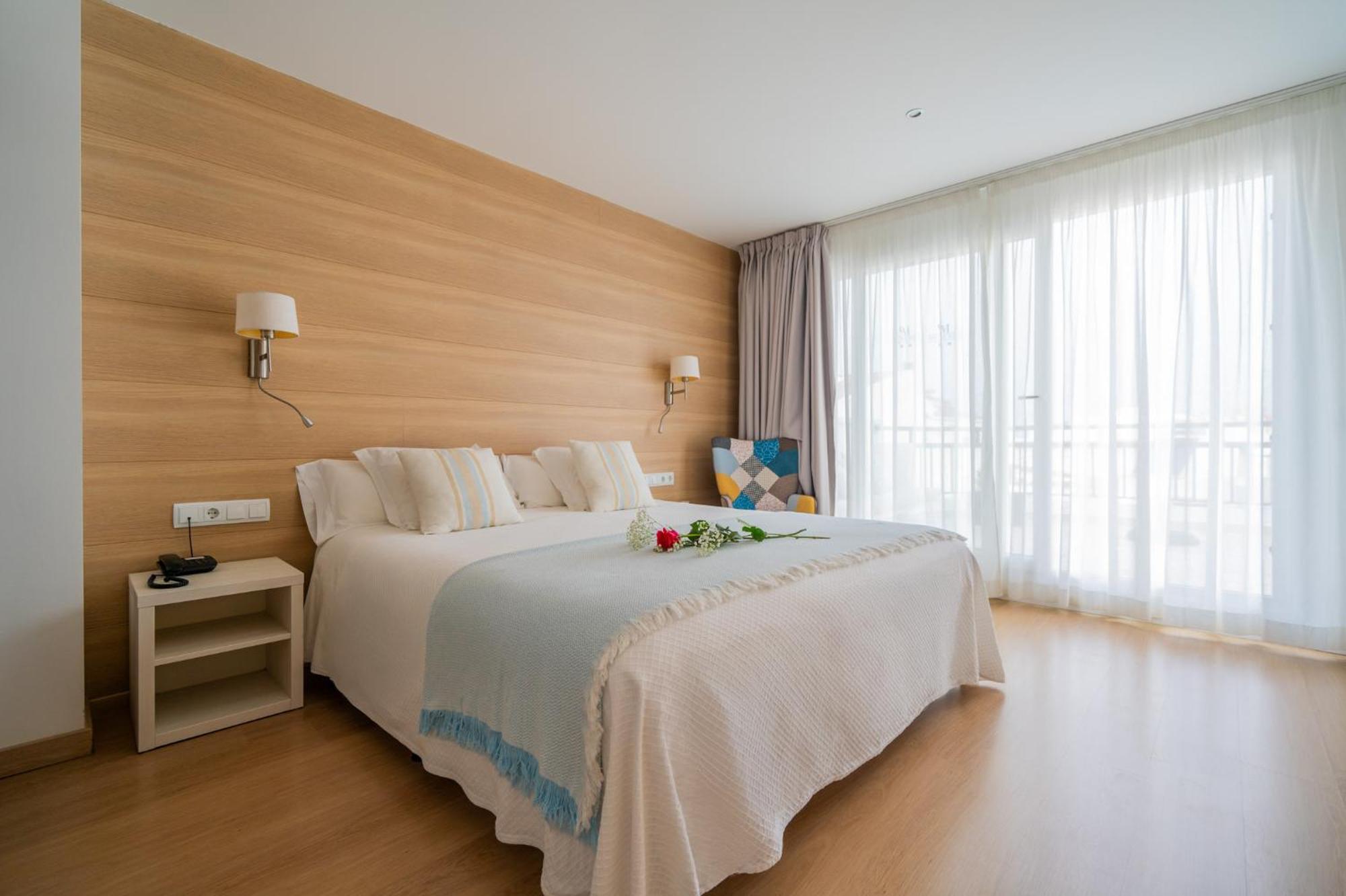 Hostal Menurka Ciutadella  Luaran gambar