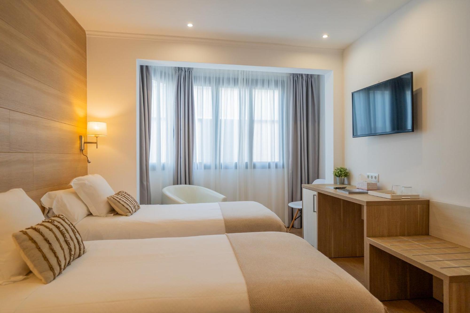 Hostal Menurka Ciutadella  Luaran gambar