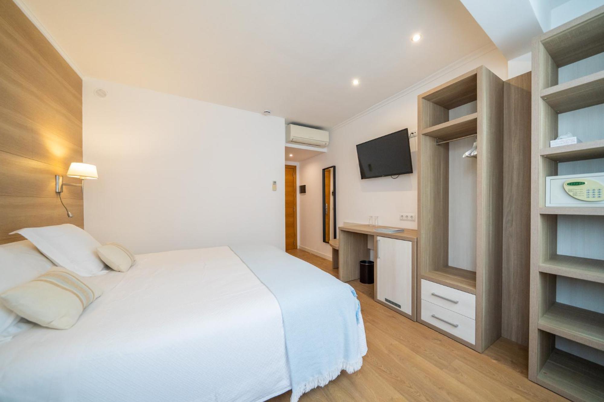 Hostal Menurka Ciutadella  Luaran gambar